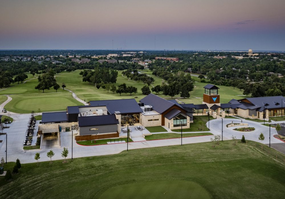 City of Edmond KickingBird Gold Course Clubhouse exterior image